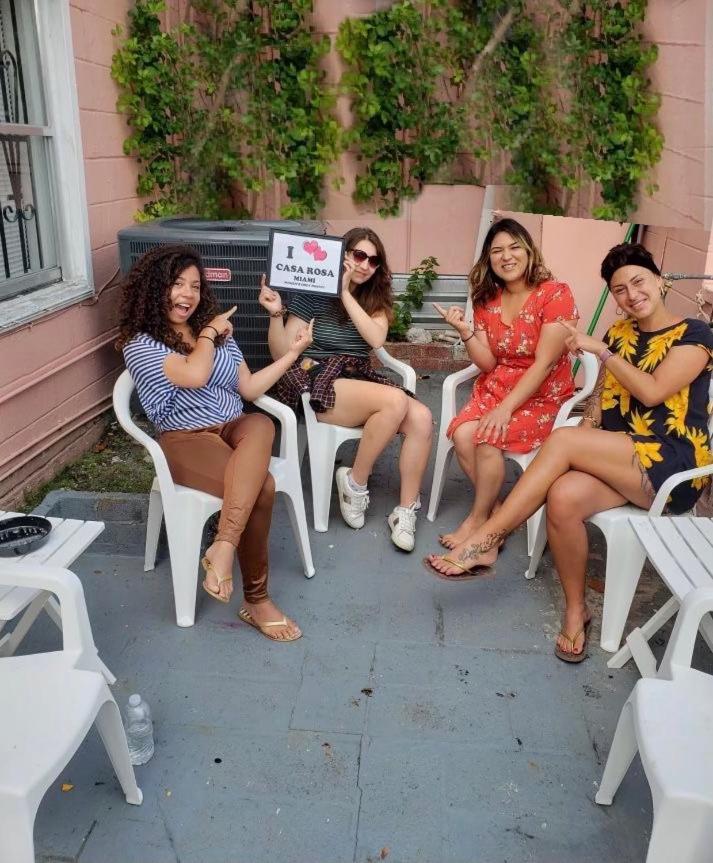 Hostal Casa Rosa Women's